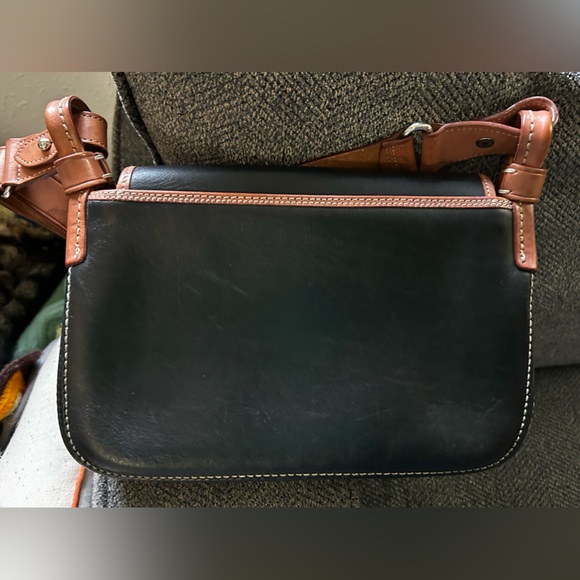 Dooney & Bourke Donegal Crest small shoulder bag/crossbody. Beautiful. - Picture 3 of 12
